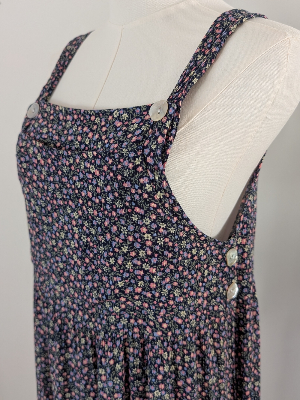 Vintage Christopher & Banks Apron Dress Floral - 6 - Picture 6 of 10